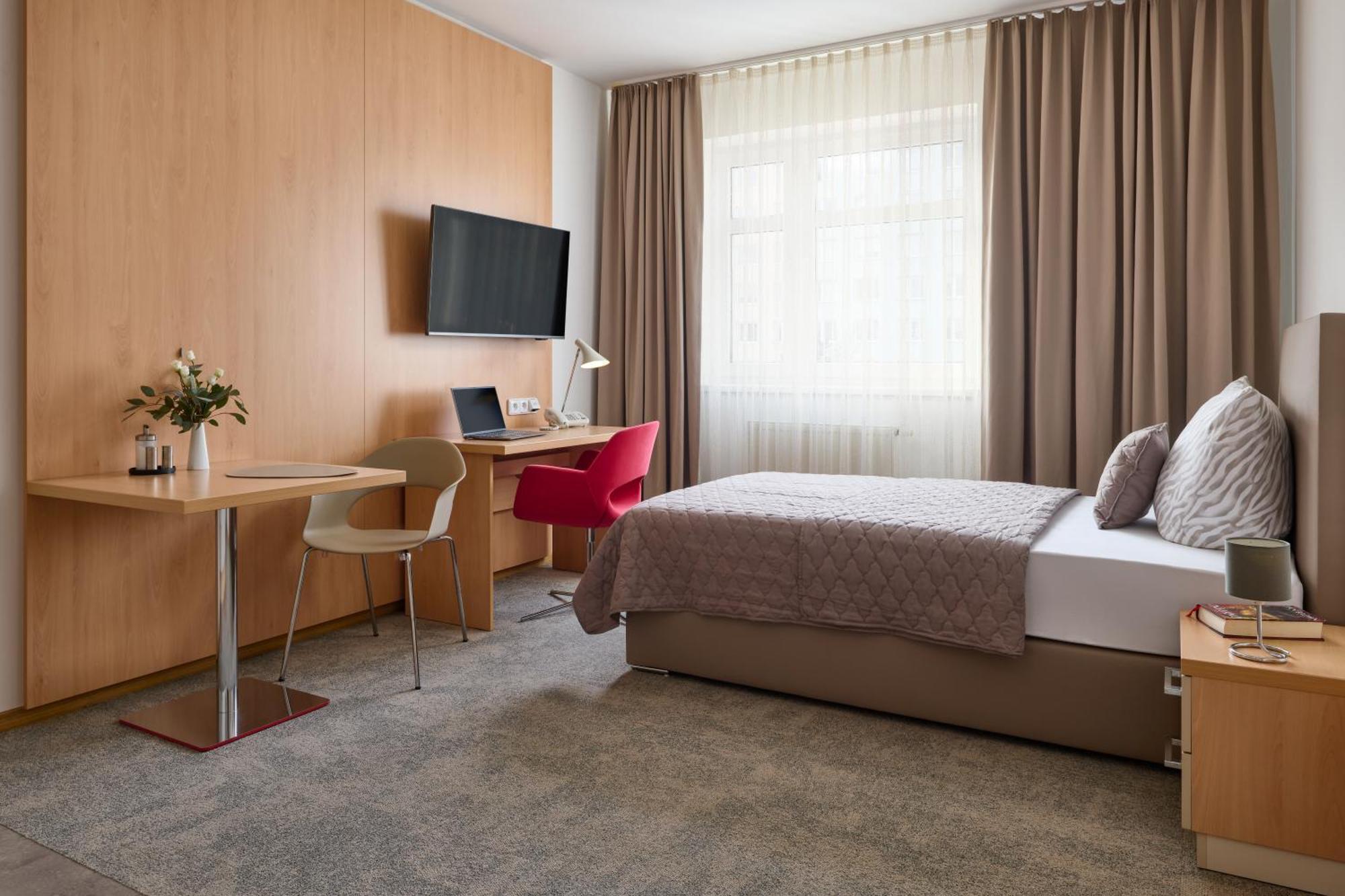 Hotel Osvit มลาดาโบเลสลัฟ ภายนอก รูปภาพ