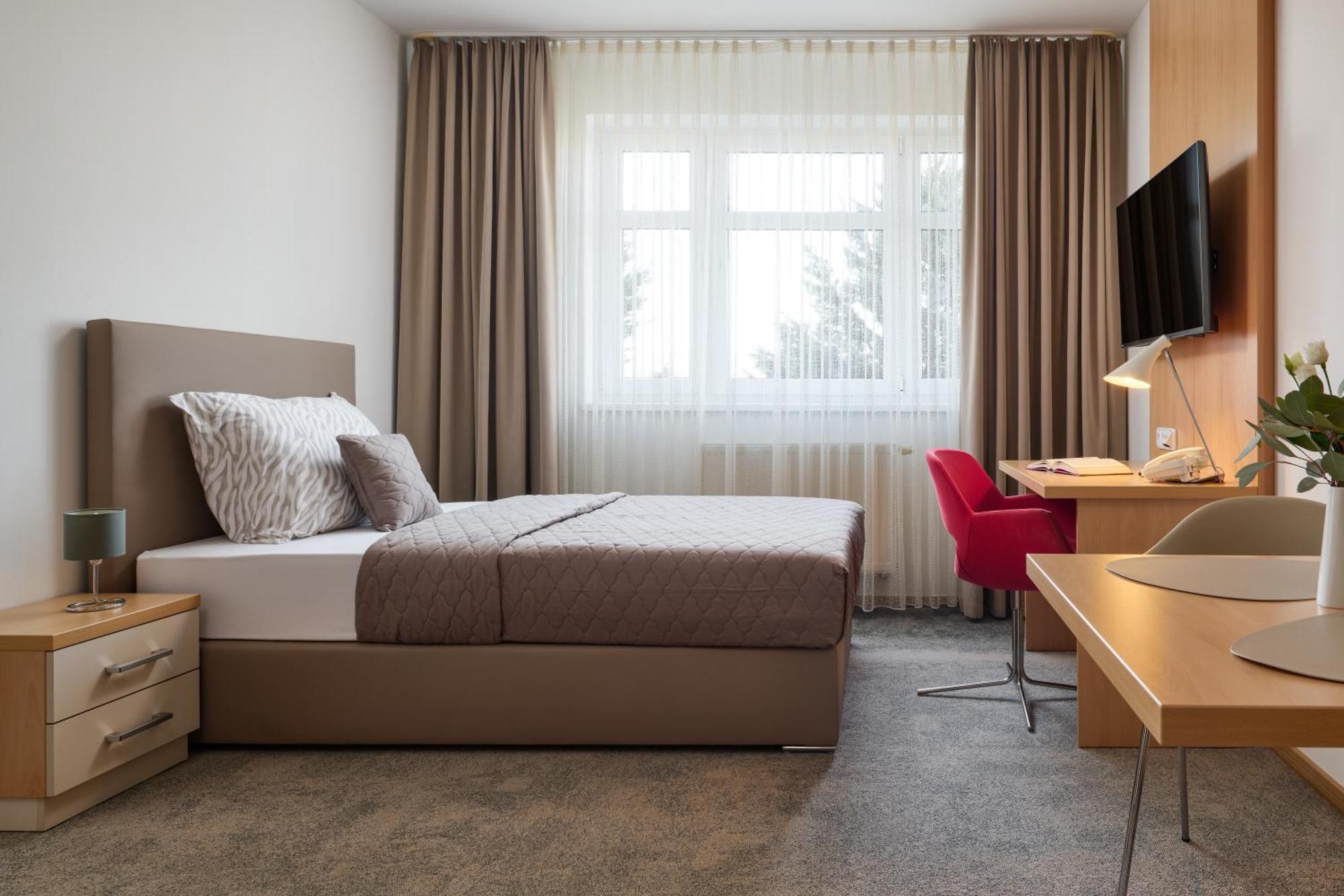 Hotel Osvit มลาดาโบเลสลัฟ ภายนอก รูปภาพ