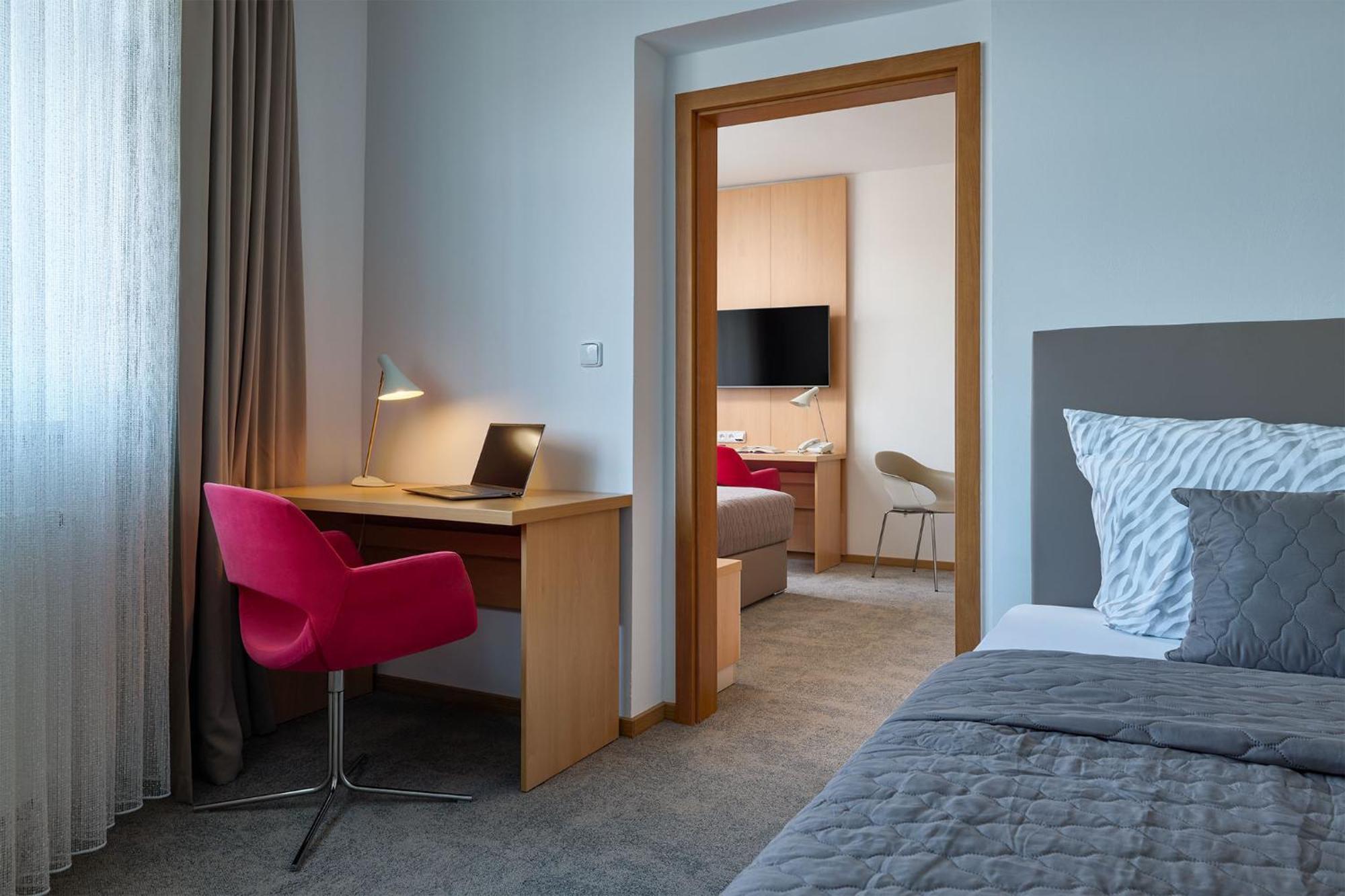 Hotel Osvit มลาดาโบเลสลัฟ ภายนอก รูปภาพ